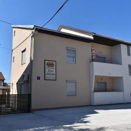 Dva Dukata 住宿加早餐酒店 2*